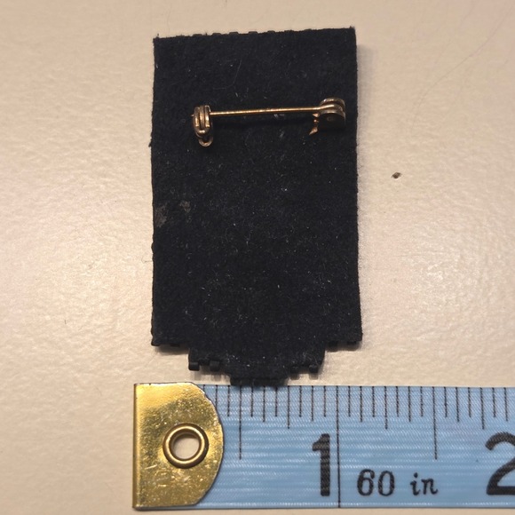 American Flag Beaded Brooch Pin Handmade Patriotic USA Fourth of July Accessory - Picture 3 of 3